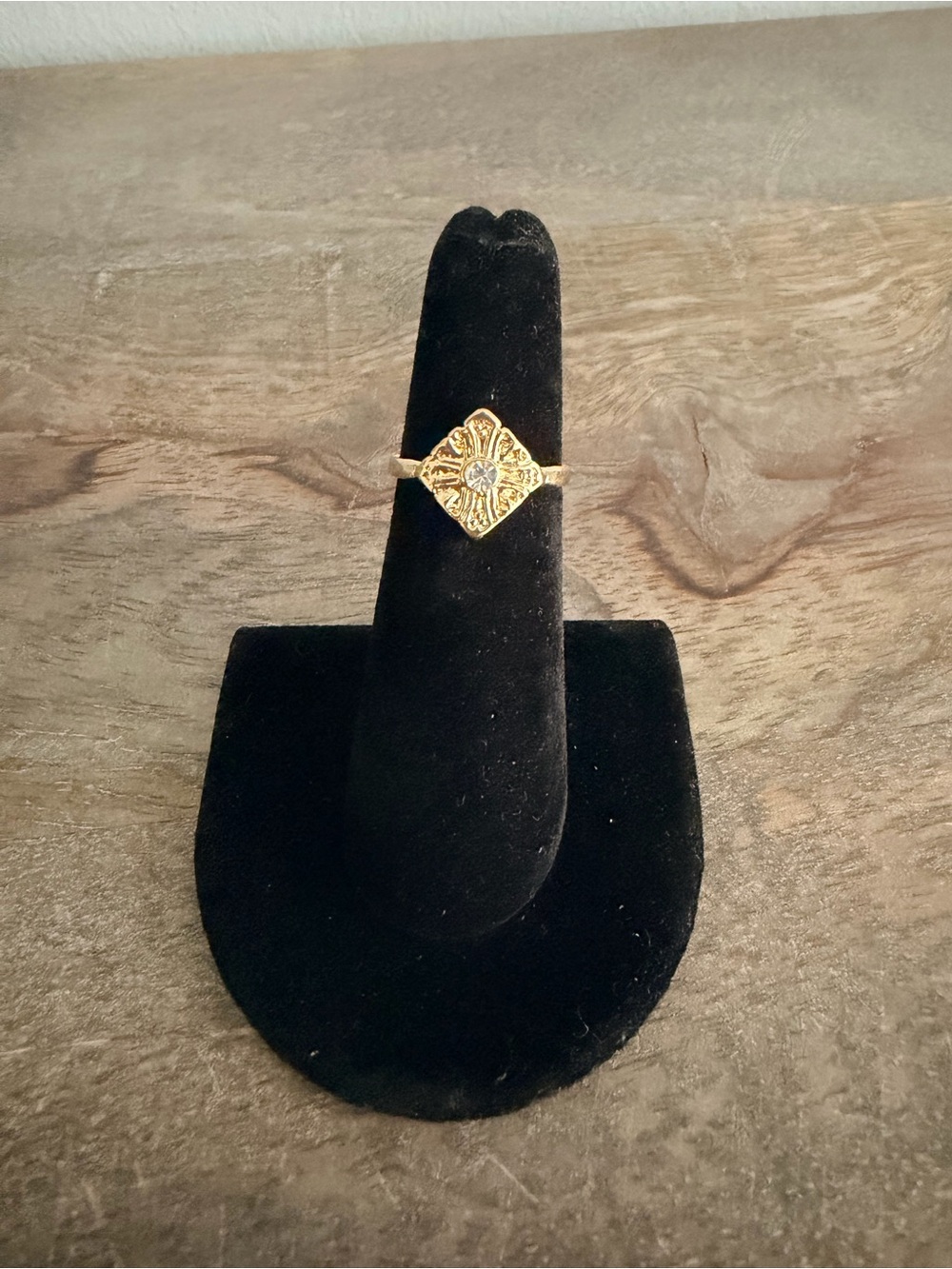 🍭6/$30 Gold Tone Art Deco Filigree Clear Stone Ring Size 5
